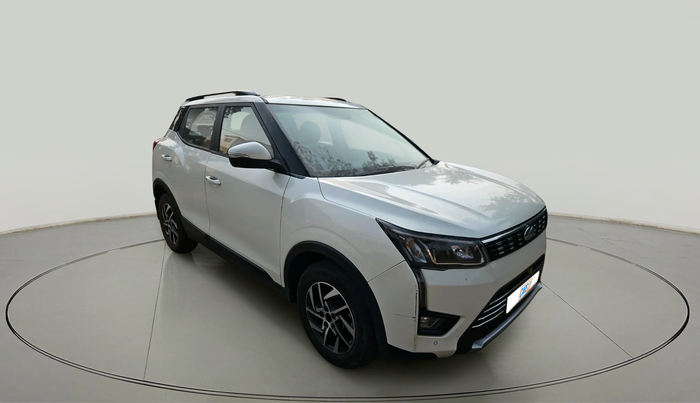 2022 Mahindra XUV300 W8 (O) 1.5 DIESEL, Diesel, Manual, 72,464 km, exterior