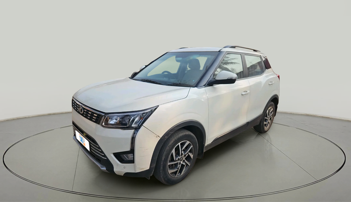 2022 Mahindra XUV300 W8 (O) 1.5 DIESEL, Diesel, Manual, 72,464 km, exterior