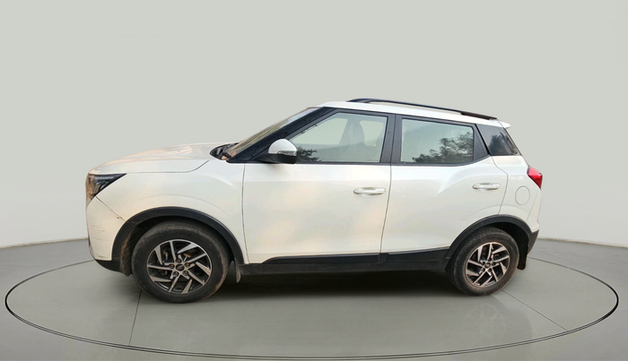 2022 Mahindra XUV300 W8 (O) 1.5 DIESEL, Diesel, Manual, 72,464 km, exterior