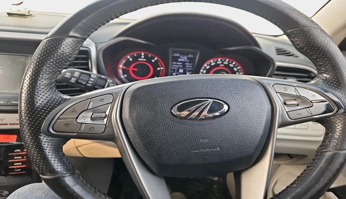 2022 Mahindra XUV300 W8 (O) 1.5 DIESEL, Diesel, Manual, 72,464 km, interior