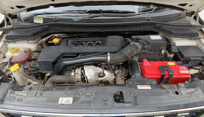 2021 Mahindra XUV300 W8 (O) 1.5 DIESEL, Diesel, Manual, 1,16,715 km, exterior