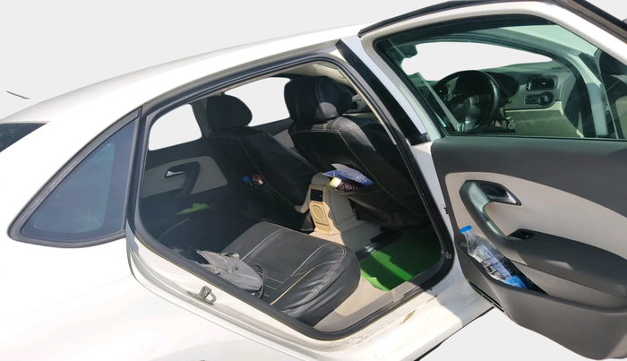 2011 Volkswagen Vento HIGHLINE DIESEL 1.6, Diesel, Manual, 1,24,240 km, interior