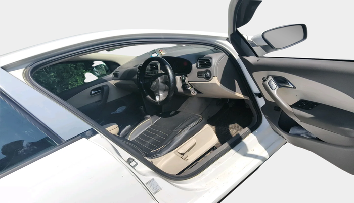 2011 Volkswagen Vento HIGHLINE DIESEL 1.6, Diesel, Manual, 1,24,240 km, interior