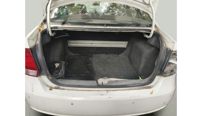 2014 Volkswagen Vento HIGHLINE DIESEL 1.6, Diesel, Manual, 2,16,910 km, exterior