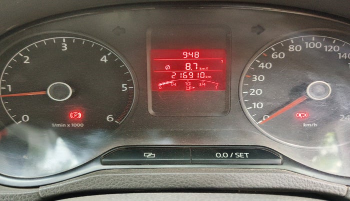 2014 Volkswagen Vento HIGHLINE DIESEL 1.6, Diesel, Manual, 2,16,910 km, interior