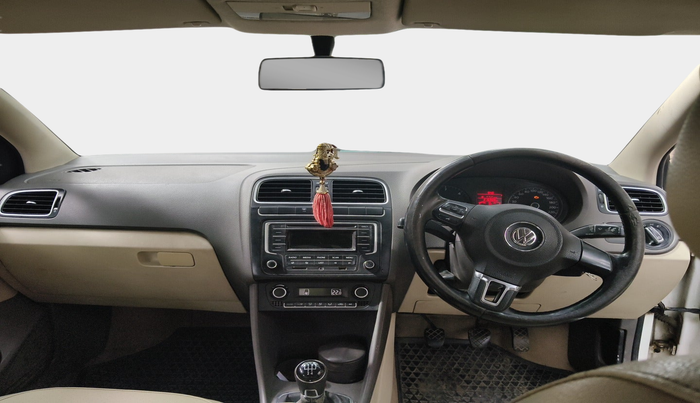 2014 Volkswagen Vento HIGHLINE DIESEL 1.6, Diesel, Manual, 2,16,910 km, interior