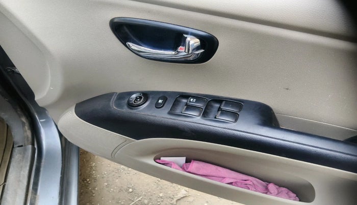 2011 Hyundai i10 SPORTZ 1.2, Petrol, Manual, 60,460 km, interior