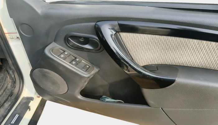 2014 Renault Duster 85 PS RXL DIESEL, Diesel, Manual, 1,22,487 km, interior