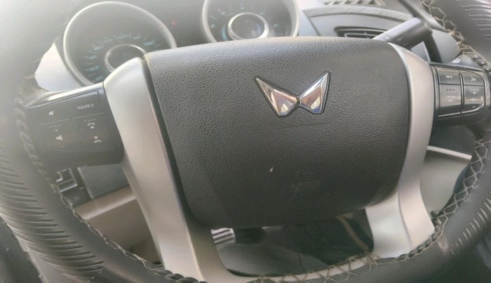 2016 Mahindra XUV500 W10, Diesel, Manual, 1,30,029 km, interior