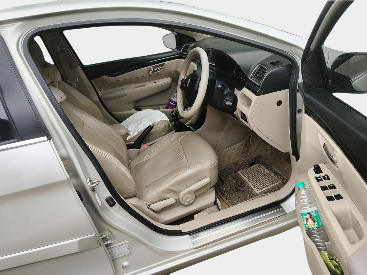 2017 Maruti Ciaz DELTA DIESEL 1.3, Diesel, Manual, 1,39,091 km, interior