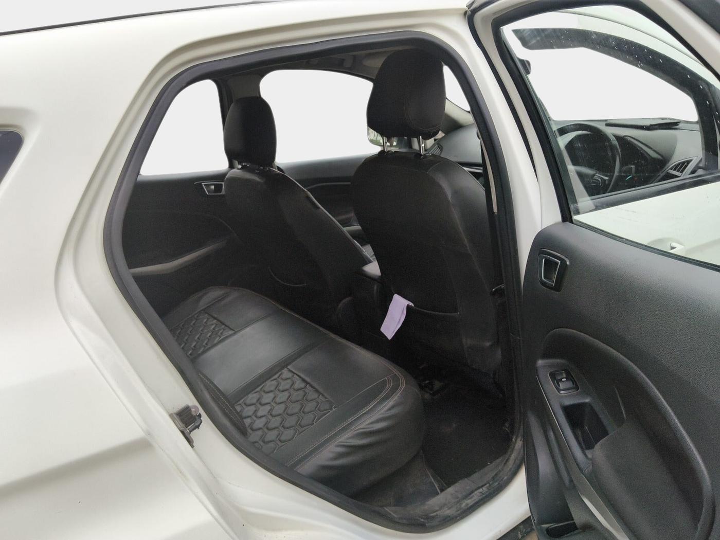 2018 Ford Ecosport TITANIUM 1.5L DIESEL, Diesel, Manual, 1,51,433 km, interior
