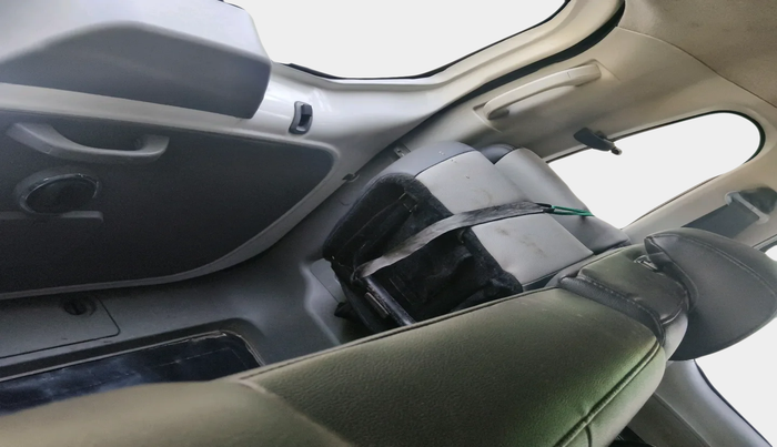 2016 Mahindra NUVOSPORT N8, Diesel, Manual, 1,27,138 km, interior