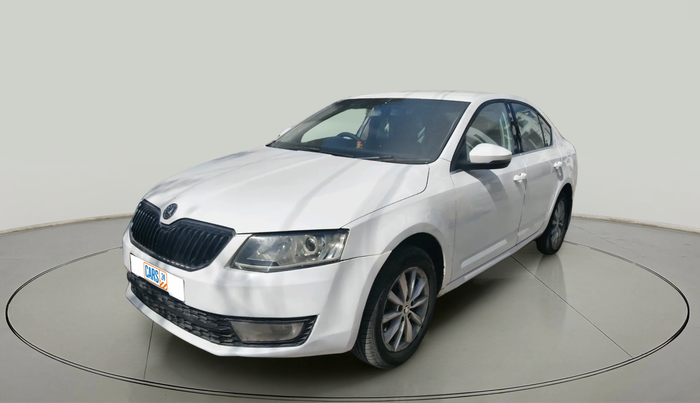 2013 Skoda Octavia AMBITION 2.0 TDI AT, Diesel, Automatic, 1,72,087 km, exterior