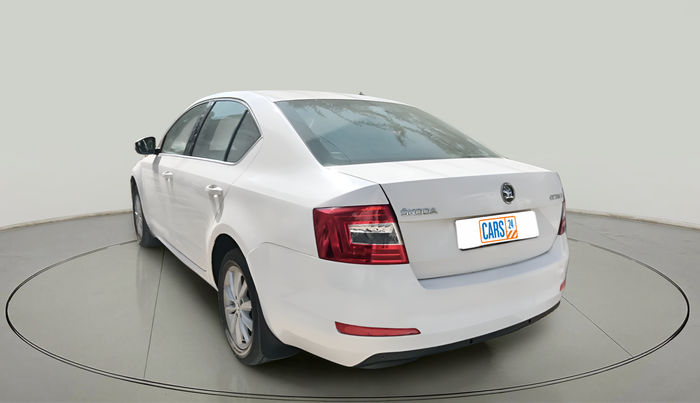 2013 Skoda Octavia AMBITION 2.0 TDI AT, Diesel, Automatic, 1,72,087 km, exterior