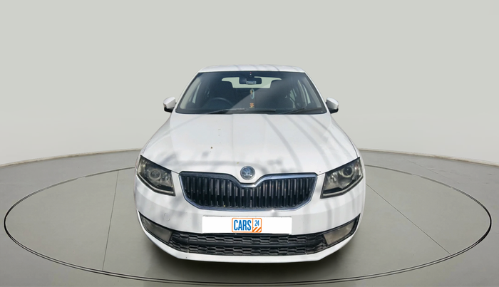 2013 Skoda Octavia AMBITION 2.0 TDI AT, Diesel, Automatic, 1,72,087 km, exterior