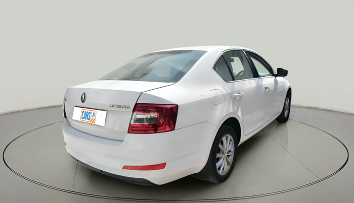 2013 Skoda Octavia AMBITION 2.0 TDI AT, Diesel, Automatic, 1,72,087 km, exterior