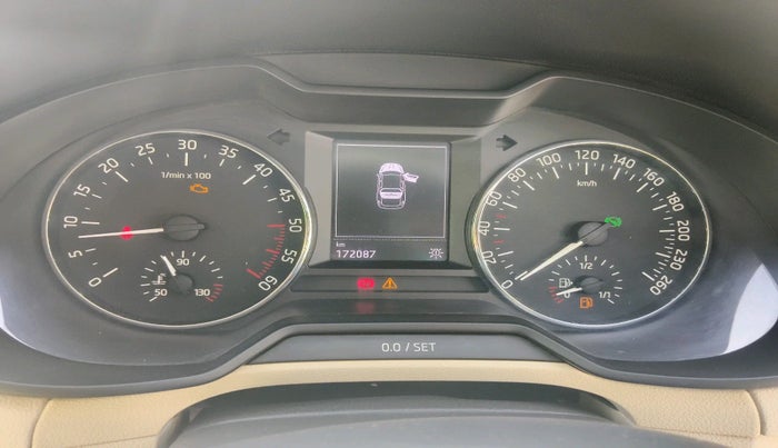 2013 Skoda Octavia AMBITION 2.0 TDI AT, Diesel, Automatic, 1,72,087 km, interior