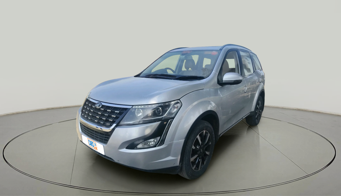 2018 Mahindra XUV500 W11, Diesel, Manual, 2,01,853 km, exterior