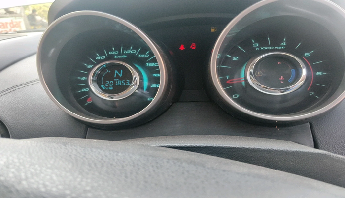 2018 Mahindra XUV500 W11, Diesel, Manual, 2,01,853 km, interior