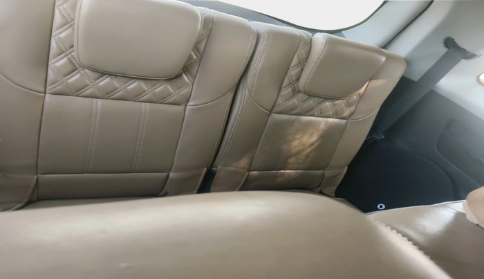 2018 Mahindra XUV500 W11, Diesel, Manual, 2,01,853 km, interior