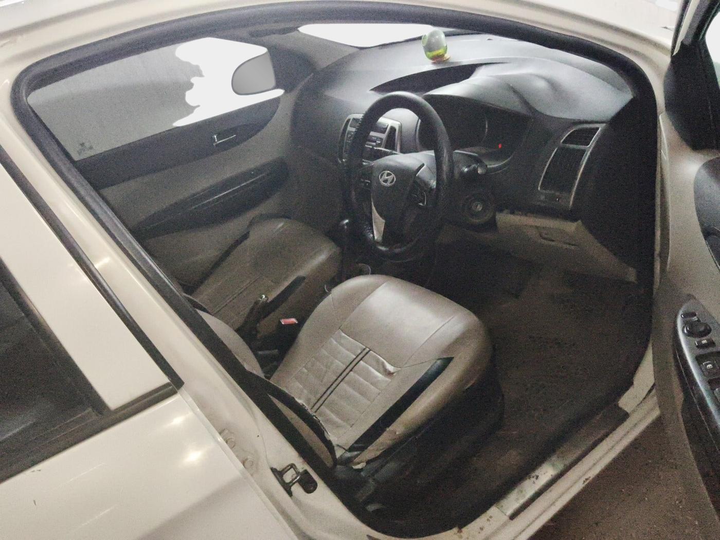 2012 Hyundai i20 SPORTZ 1.4 CRDI, Diesel, Manual, 1,46,360 km, interior