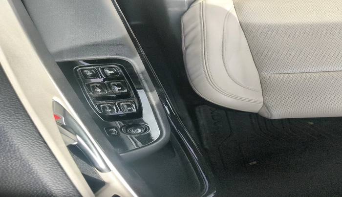 2023 Mahindra XUV700 AX 7 LUXURY D AT 7 STR, Diesel, Automatic, 38,517 km, interior