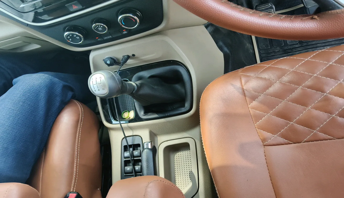 2022 Mahindra BOLERO NEO N10 R, Diesel, Manual, 34,811 km, interior