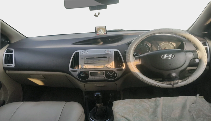2011 Hyundai i20 MAGNA 1.2, Petrol, Manual, 2,18,440 km, interior