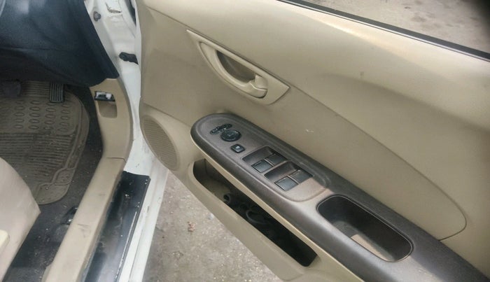 2013 Honda Amaze 1.5L I-DTEC S, Diesel, Manual, 1,12,296 km, interior