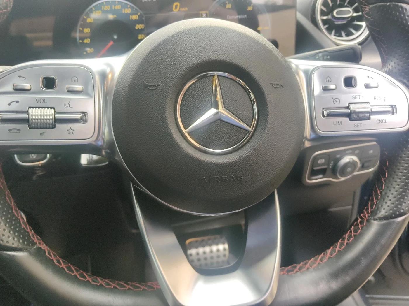 2022 Mercedes Benz GLA Class 220d, Diesel, Automatic, 17,700 km, interior