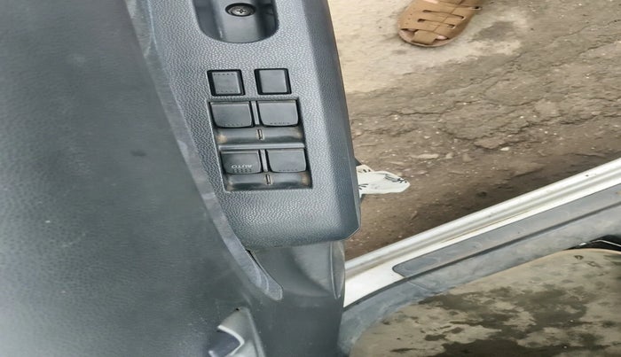 2011 Maruti Ritz ZXI, Petrol, Manual, 1,06,993 km, interior