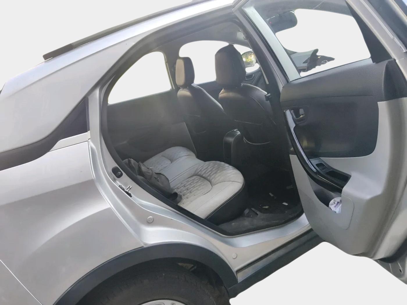 2018 Tata NEXON XM PETROL, Petrol, Manual, 59,476 km, interior