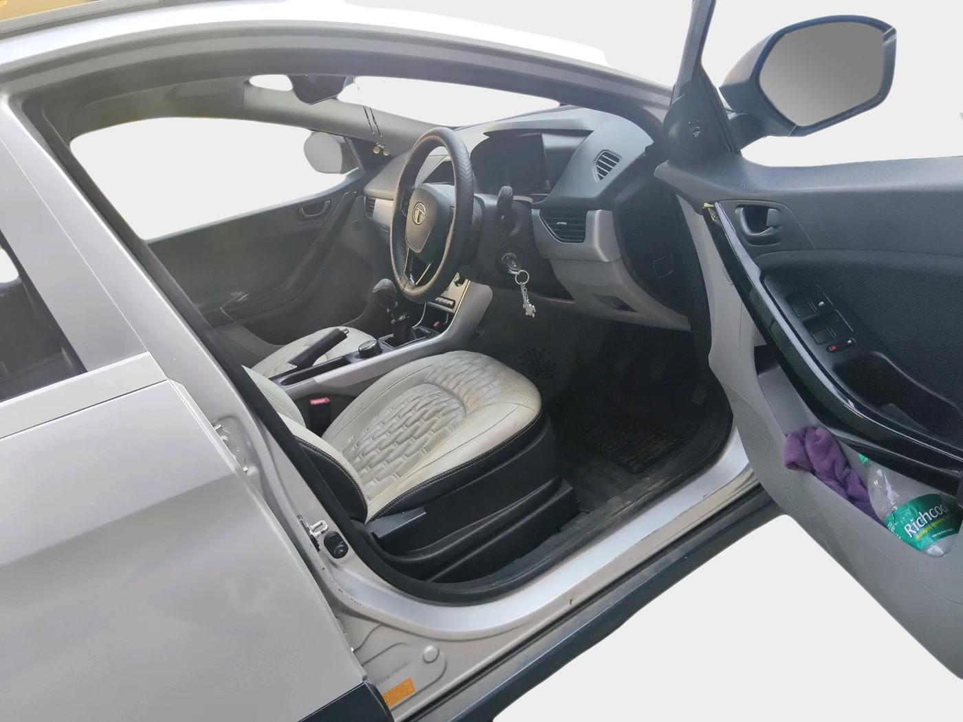 2018 Tata NEXON XM PETROL, Petrol, Manual, 59,476 km, interior