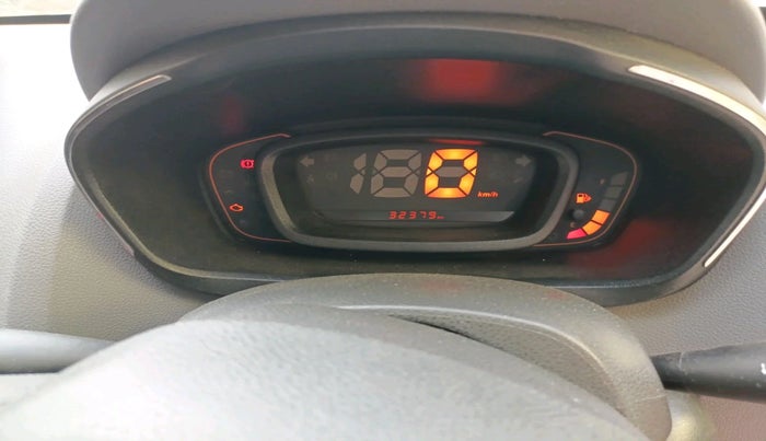 2017 Renault Kwid RXT 1.0, Petrol, Manual, 32,379 km, interior