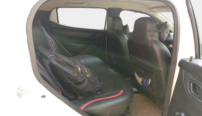 2017 Renault Kwid RXT 1.0, Petrol, Manual, 32,379 km, interior