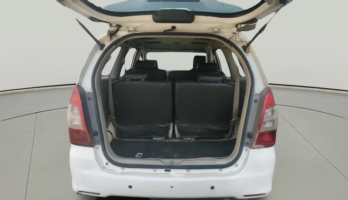 2013 Toyota Innova 2.5 GX 8 STR, Diesel, Manual, 2,16,222 km, exterior