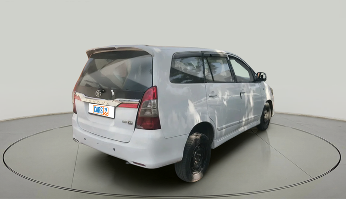 2013 Toyota Innova 2.5 GX 8 STR, Diesel, Manual, 2,16,222 km, exterior