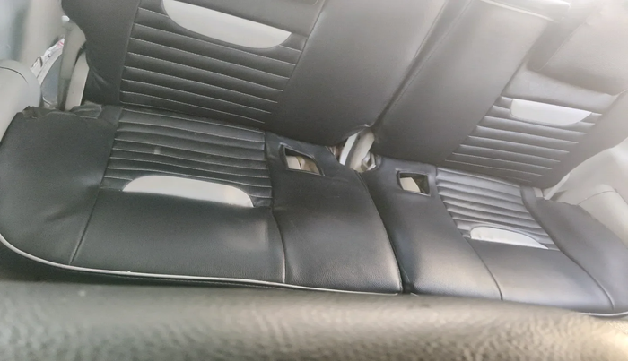 2013 Toyota Innova 2.5 GX 8 STR, Diesel, Manual, 2,16,222 km, interior