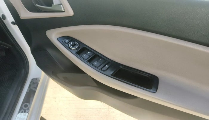 2017 Hyundai Elite i20 ASTA 1.4 CRDI (O), Diesel, Manual, 1,43,673 km, interior