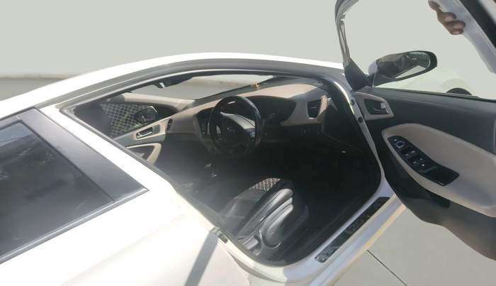 2017 Hyundai Elite i20 ASTA 1.4 CRDI (O), Diesel, Manual, 1,43,673 km, interior