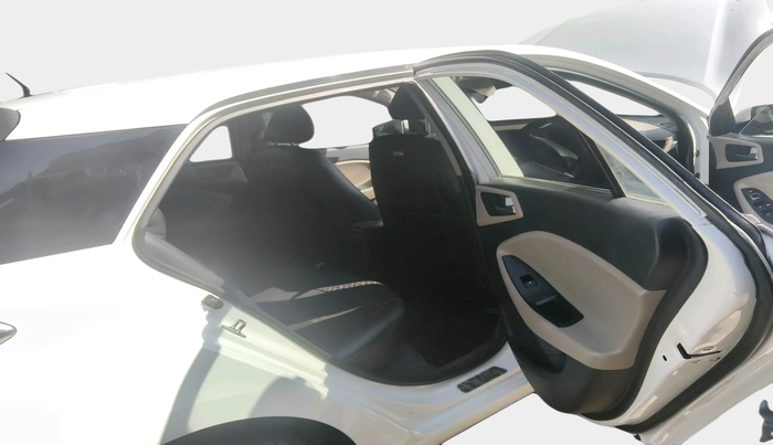 2017 Hyundai Elite i20 ASTA 1.4 CRDI (O), Diesel, Manual, 1,43,673 km, interior