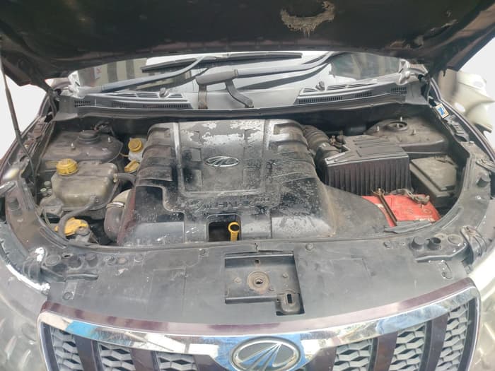 2013 Mahindra XUV500 W8, Diesel, Manual, 1,21,843 km, exterior