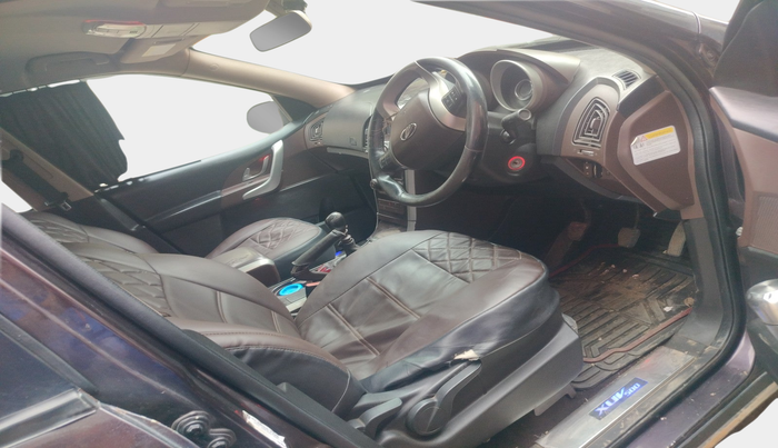 2013 Mahindra XUV500 W8, Diesel, Manual, 1,21,843 km, interior