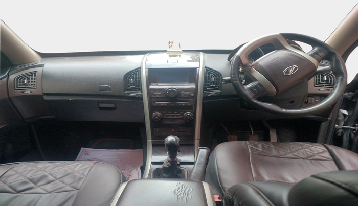 2013 Mahindra XUV500 W8, Diesel, Manual, 1,21,843 km, interior