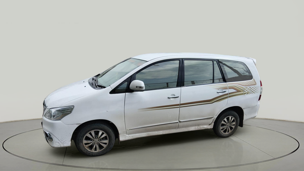 Used 2015 Toyota Innova 2.5 ZX 7 STR Manual | CARS24