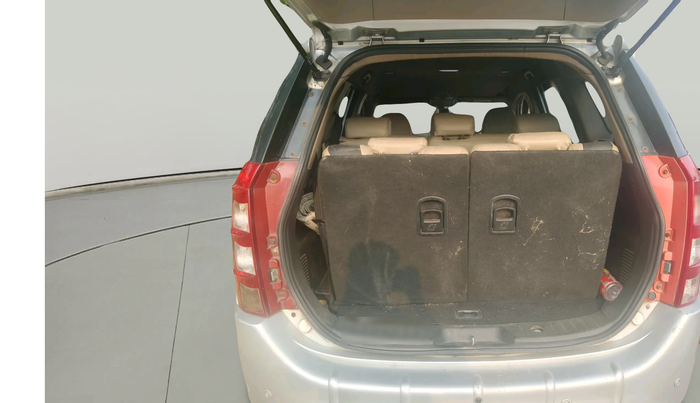 2012 Mahindra XUV500 W8, Diesel, Manual, 1,42,664 km, exterior