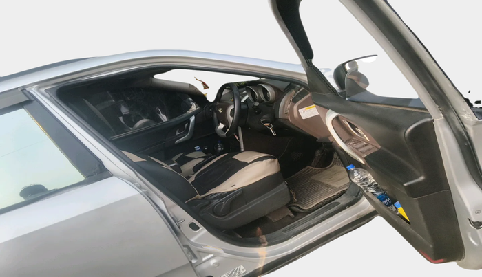 2012 Mahindra XUV500 W8, Diesel, Manual, 1,42,664 km, interior