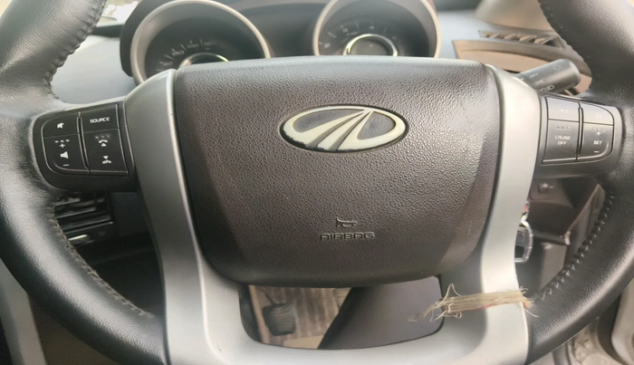 2012 Mahindra XUV500 W8, Diesel, Manual, 1,42,664 km, interior