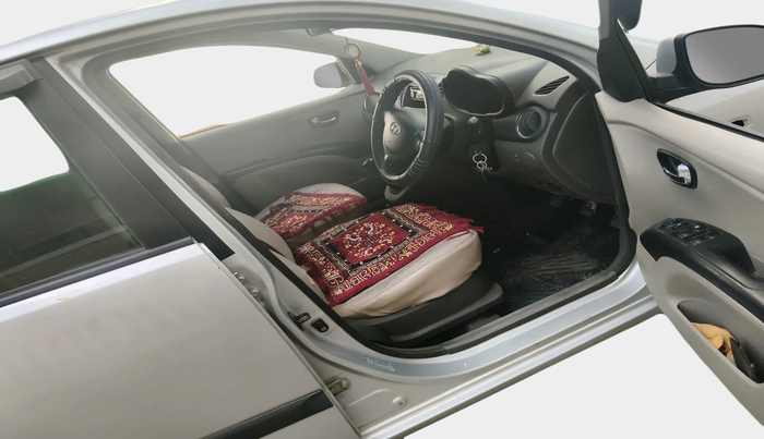 2011 Hyundai i10 MAGNA 1.2, Petrol, Manual, 1,34,763 km, interior