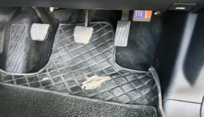 2023 Mahindra XUV700 AX 5 D MT 5 STR, Diesel, Manual, 39,693 km, interior